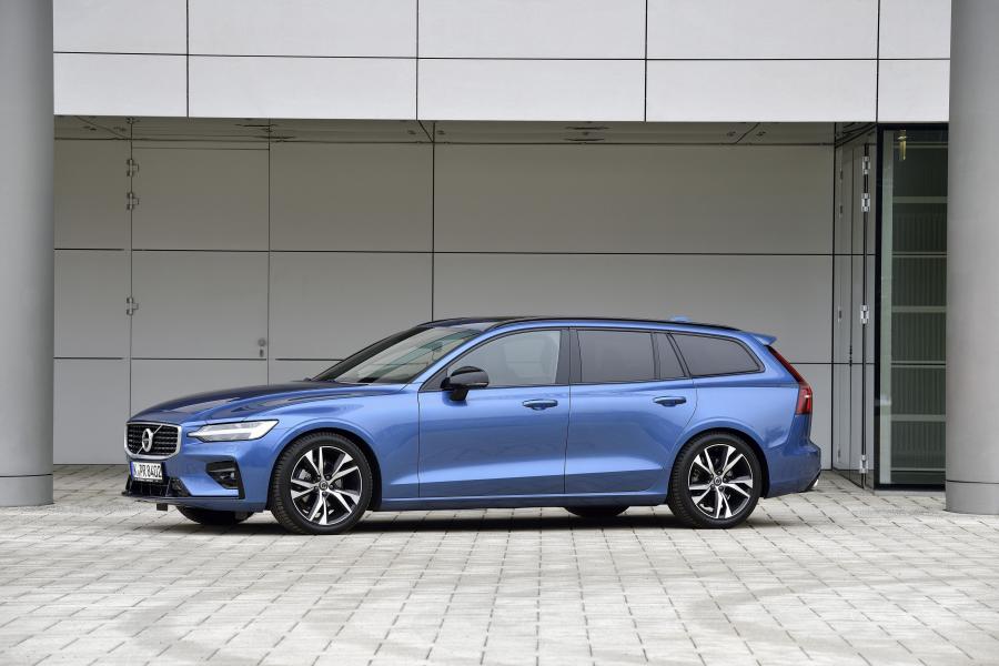  Volvo V60 D3 R-Design 2018 года  (WW) (фото 9 из 29)